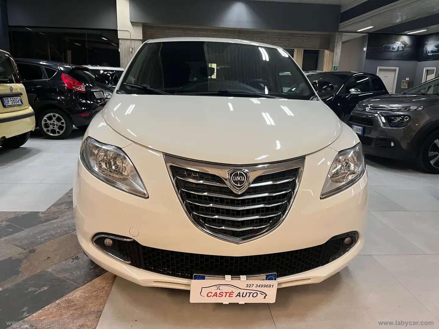 Lancia Ypsilon 1.2 69 CV 5p. Gold 5 POSTI Weiß - 2