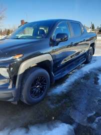 e4WD Crew Cab Work Truck w/4WT