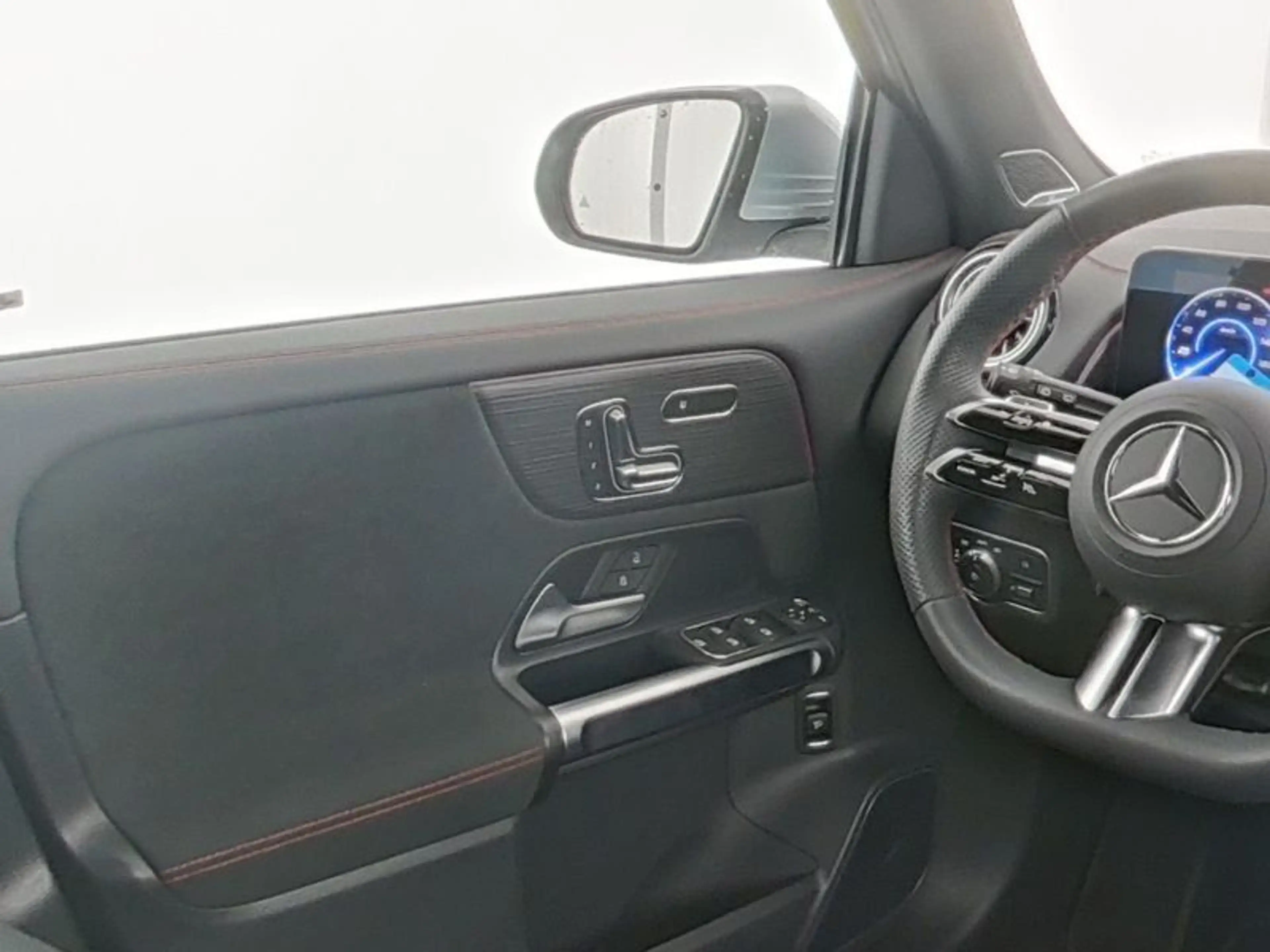 Mercedes-Benz EQB 350 4M AMG-PREMIUM FAP 360° BURMEST MEMO VZA — photo 6