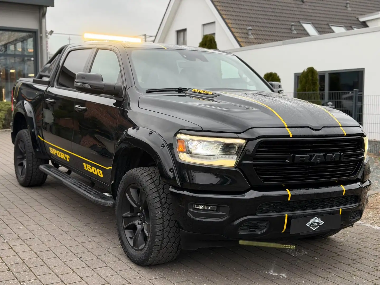 Dodge RAM 1500 5.7 V8 Sport Offroad/Virtual/MY24/19% Noir - 1