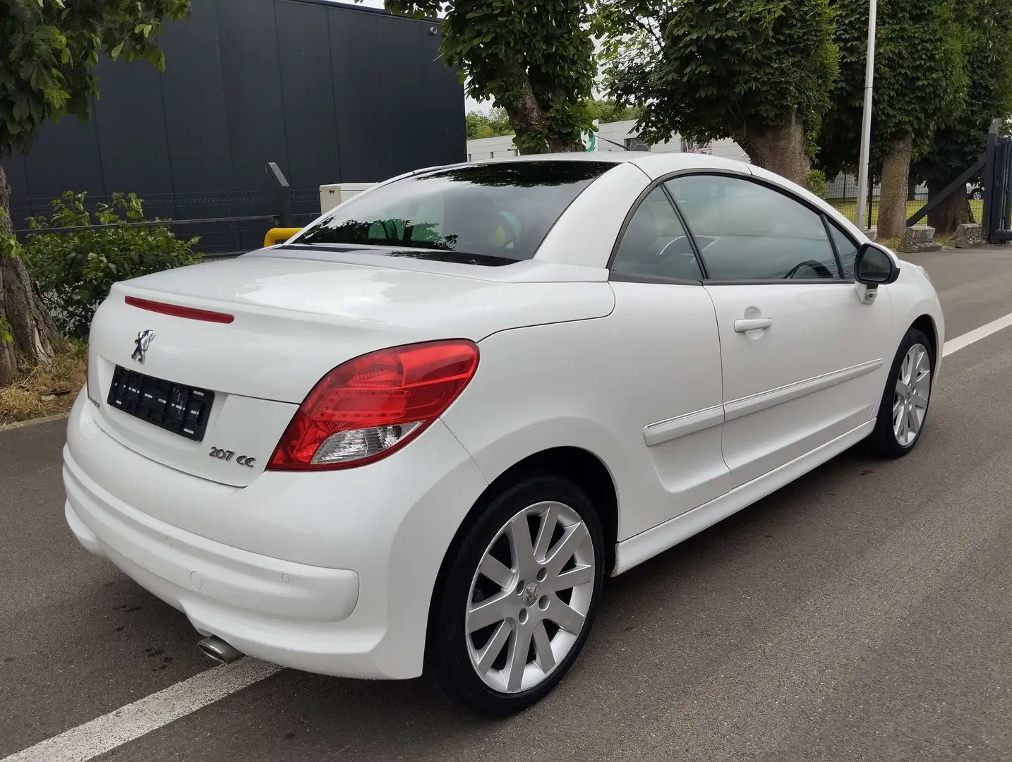 Peugeot 207 CC 1.6 HDi cuir eur5 Blanc - 2