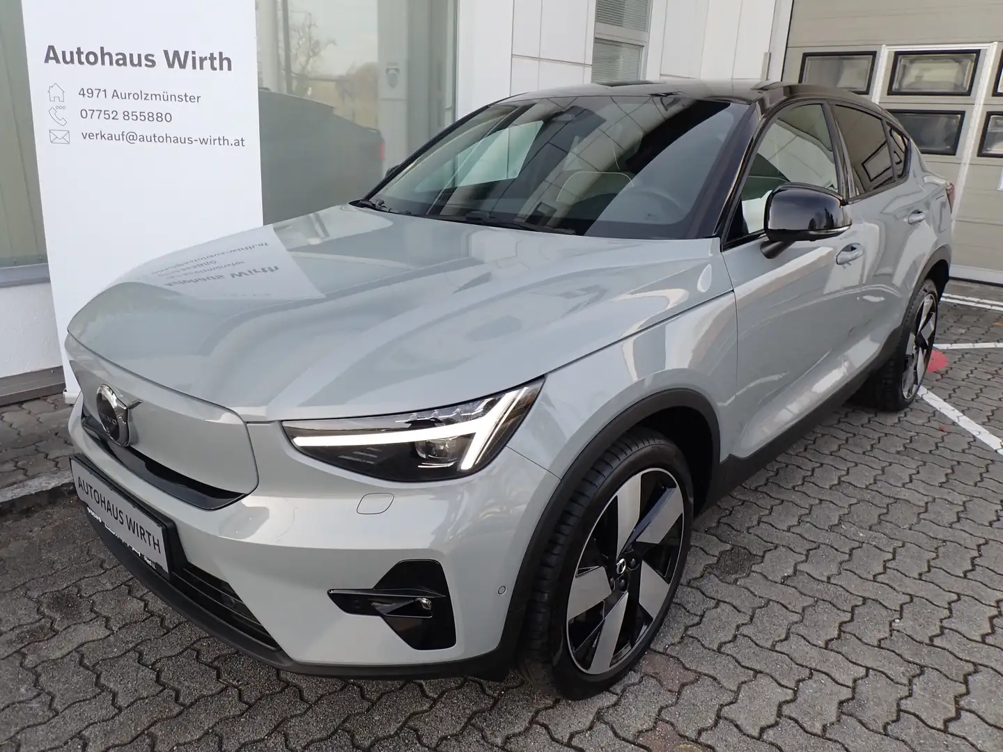 Volvo EC40 Twin Engine Performance Ultra Dark + Lichtp + AHK Grau - 1