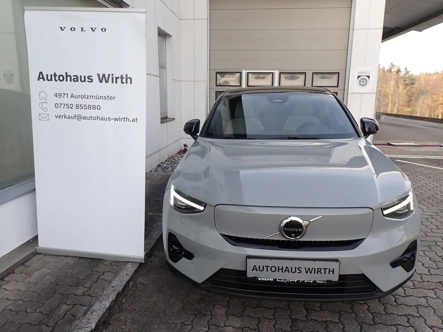 Volvo EC40 Twin Engine Performance Ultra Dark + Lichtp + AHK Grau - 2