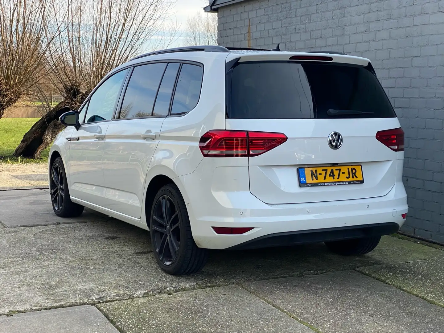Volkswagen Touran 1.6 TDI 2019 R-Line Panorama Navi Bom Volle opties Wit - 2