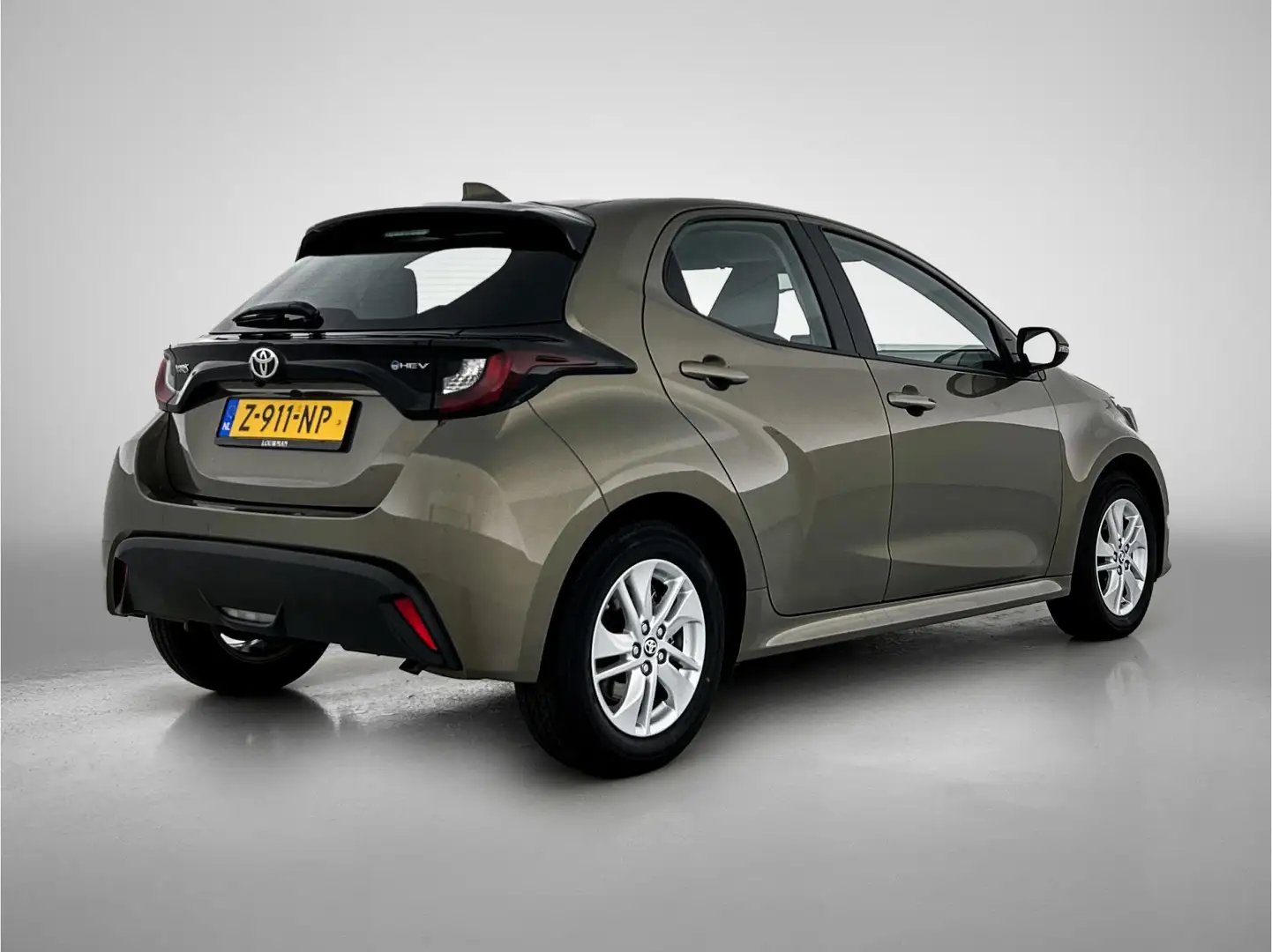 Toyota Yaris 1.5 Hybrid 115 Active Groen - 2