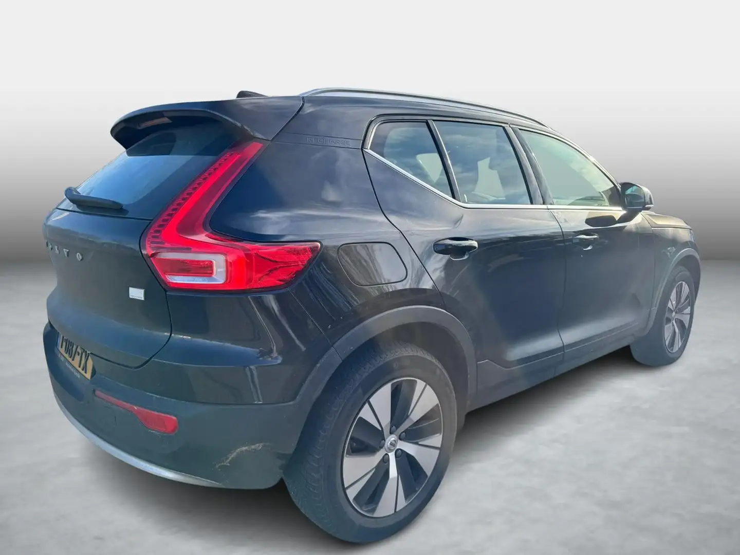 Volvo XC40 Plug-in hybrid T4 Core Bright | PHEV | Stoelverwar Schwarz - 2
