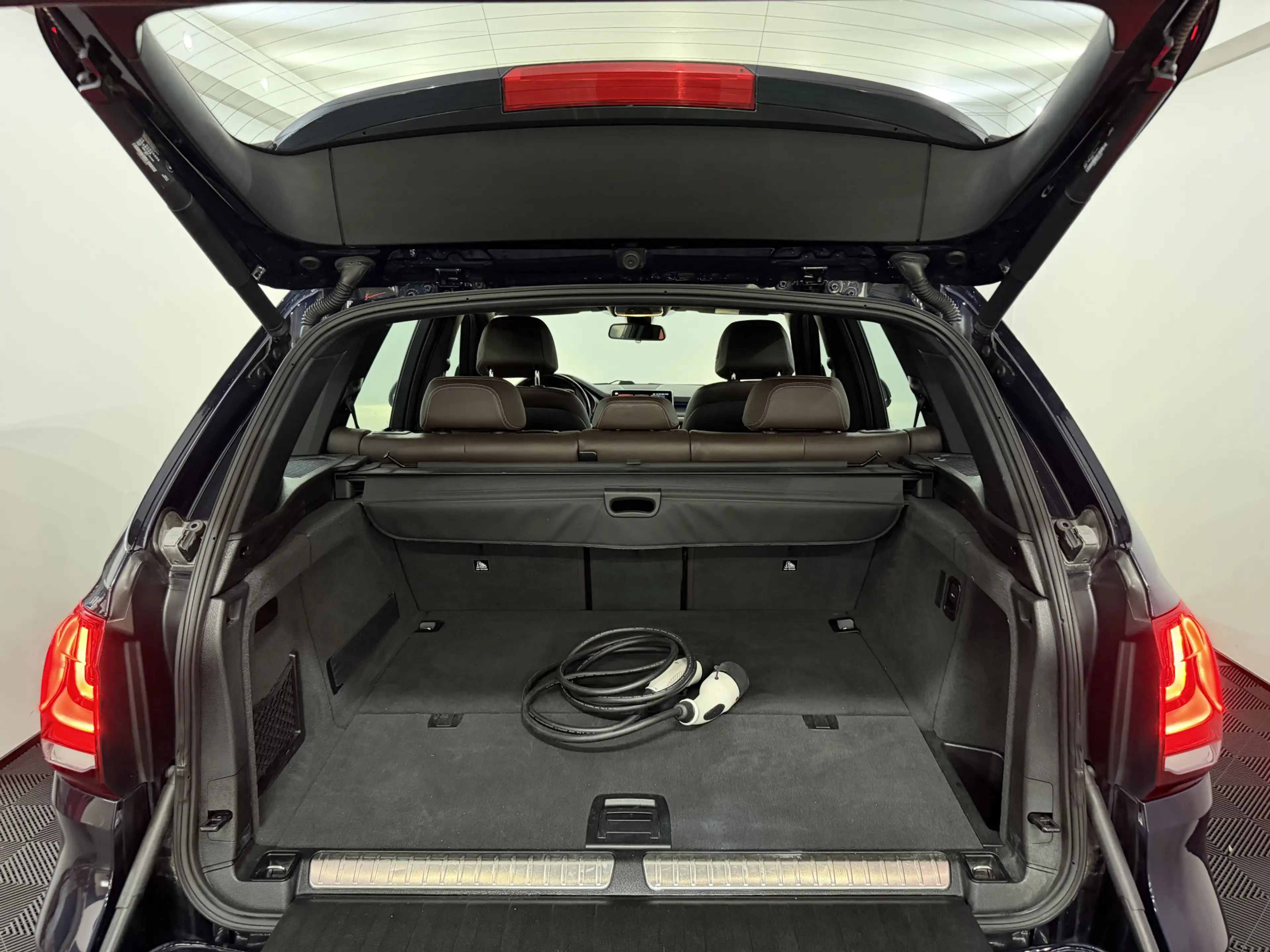 BMW X5 xDrive40e iPerformance High Executive Plug-in Lede — photo 32