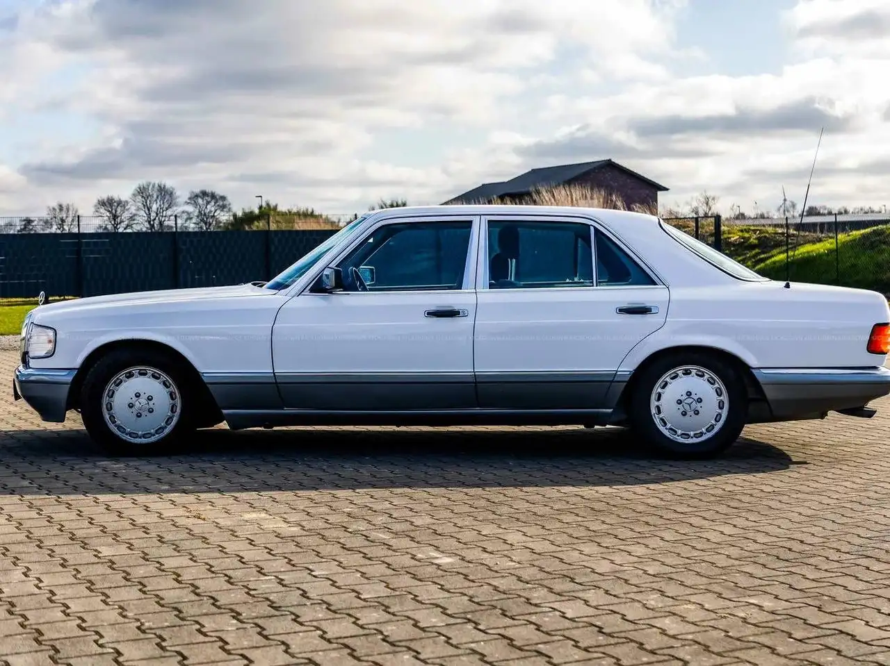 Mercedes-Benz 450, foto 2