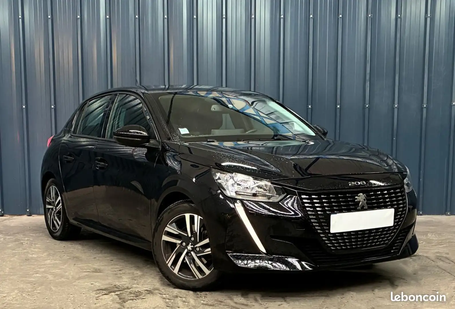 Peugeot 208 Allure 1.2 100ch Garantie 1 an Caméra 360 Régulateur de vitesse Essuie-glaces automatiques Phares Nero - 2