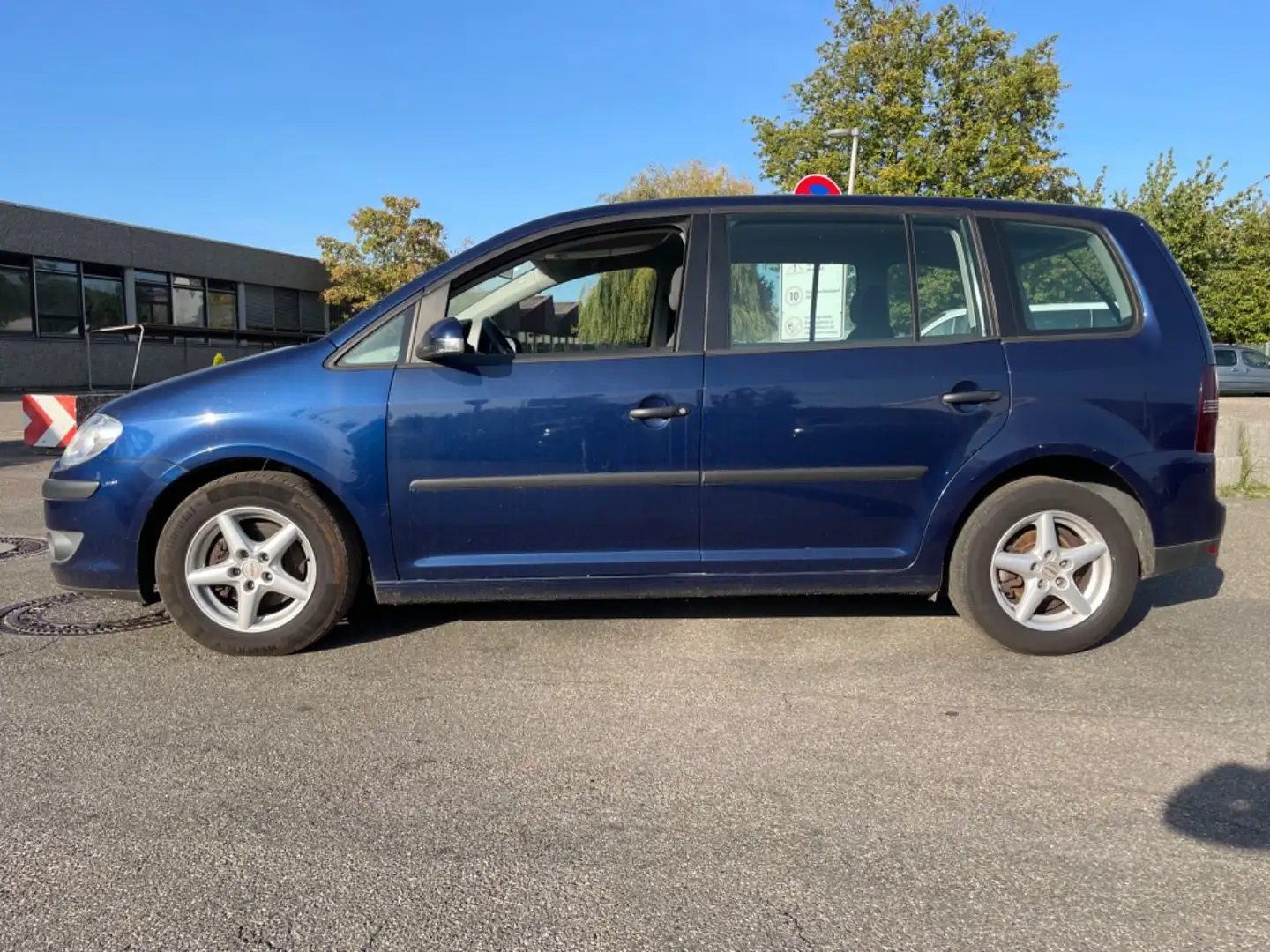 Volkswagen Touran Conceptline Blau - 2