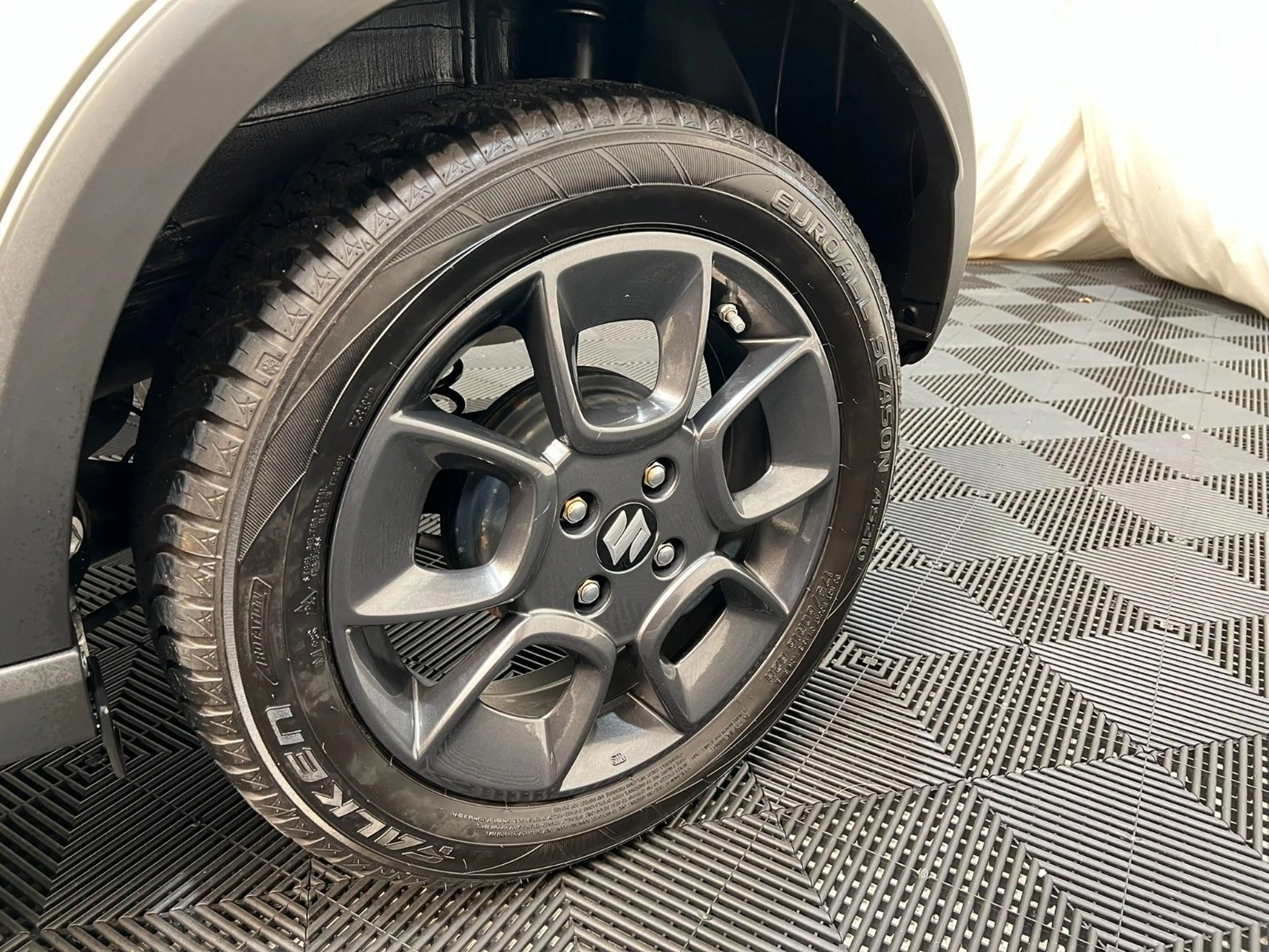 Suzuki Ignis 1.2 DUALJET HYBRID Comfort — photo 10