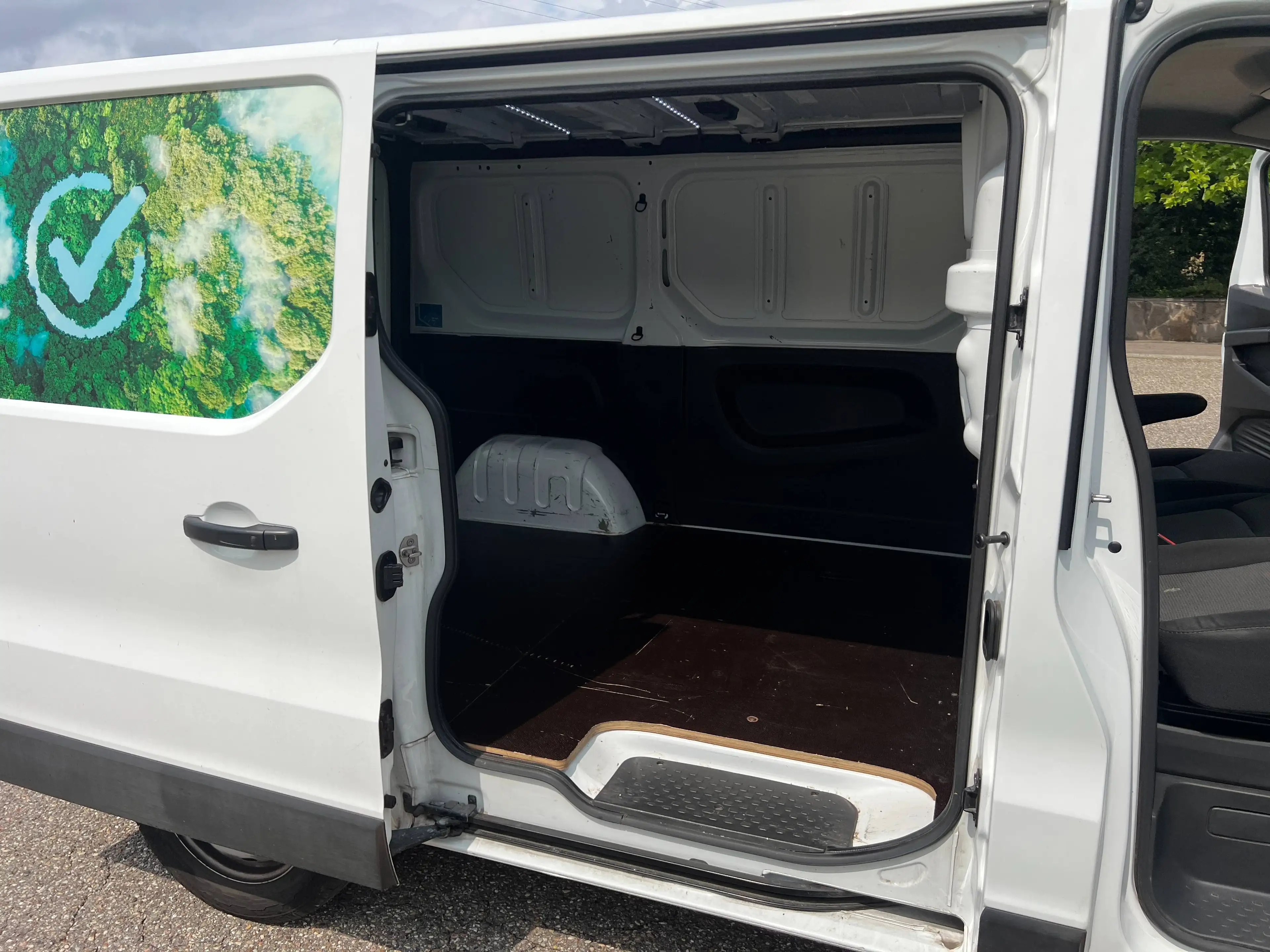 Nissan Primastar L1H1 3,0t N-Connecta " TÜV - Inspektion NEU " — photo 15