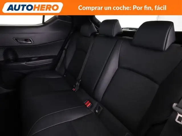Toyota C-HR view 15