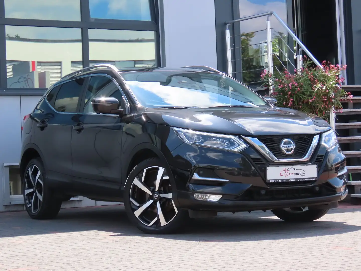Nissan Qashqai 1.5 dCi DCT Tekna 360° Black - 2