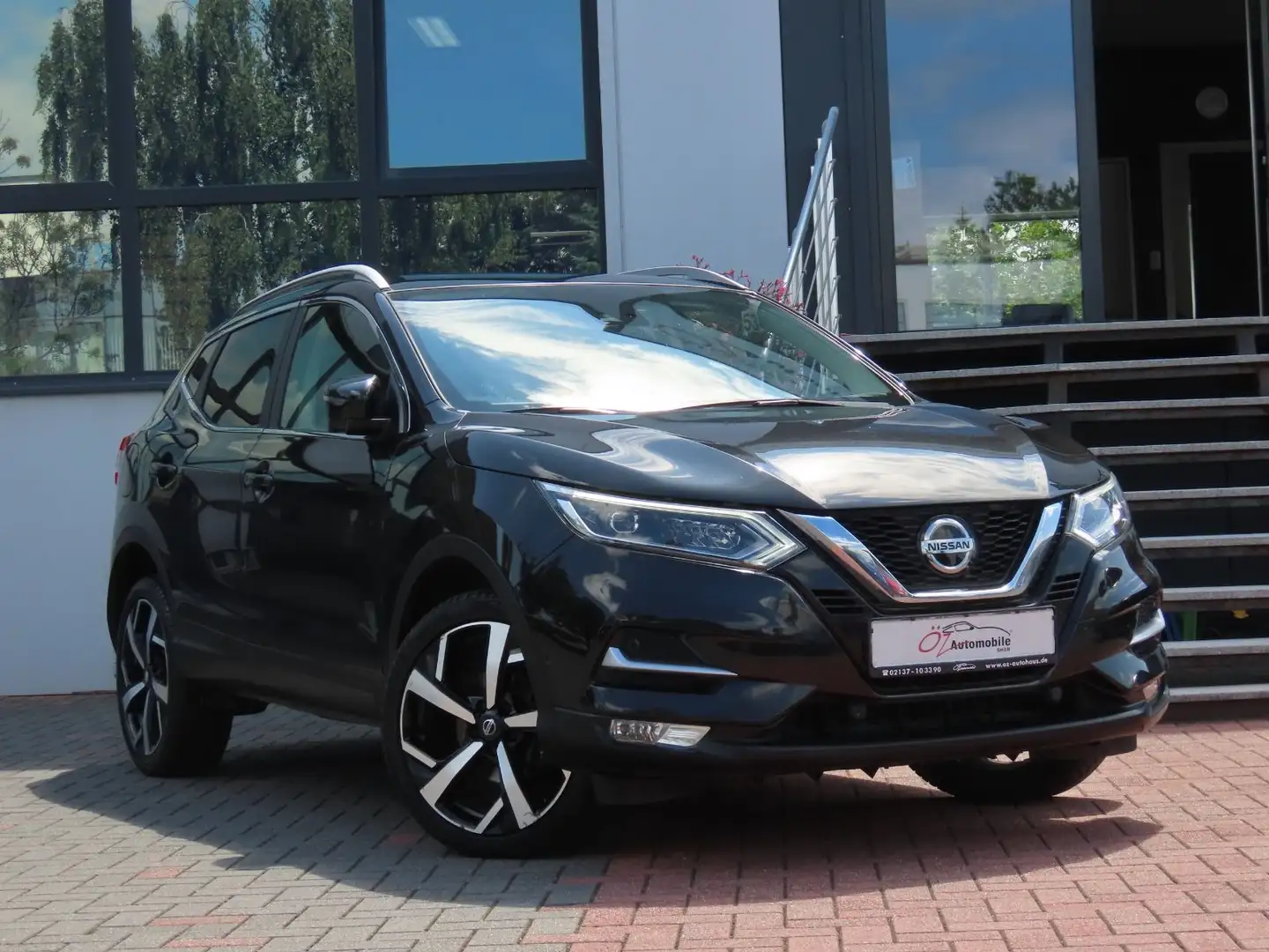 Nissan Qashqai 1.5 dCi DCT Tekna 360° Black - 1