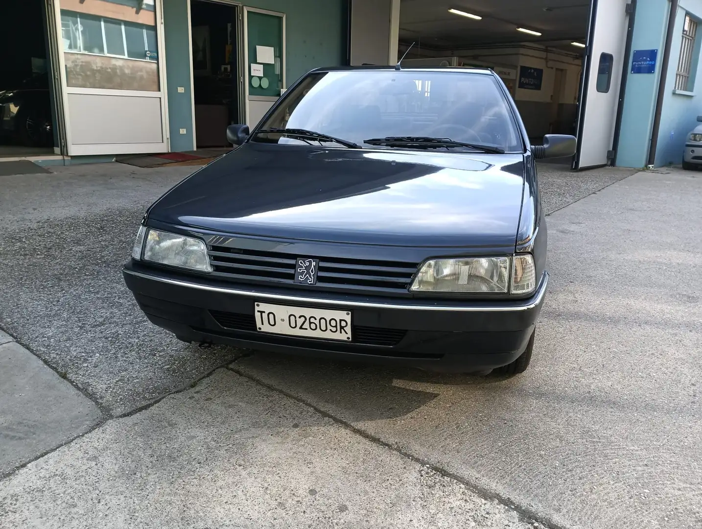 Peugeot 405 GR 1.6 siva - 2