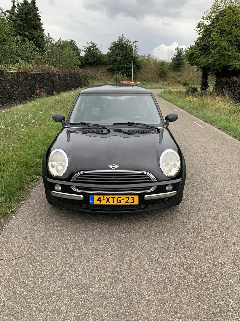 MINI Cooper 1.6 One crna - 1