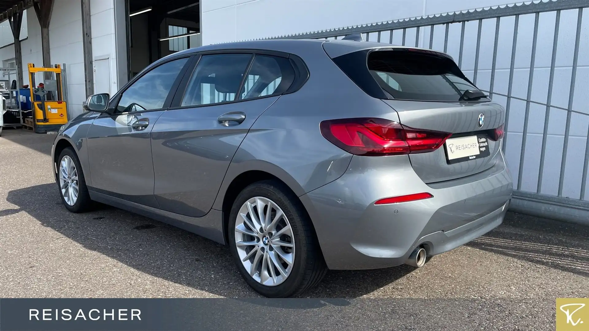 BMW 118 i Advantage LCProf LED Lordose Tempomat Grau - 2