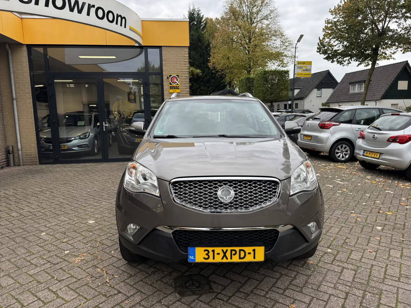 SsangYong Korando 2.0 Quartz Climate Control Gris - 2