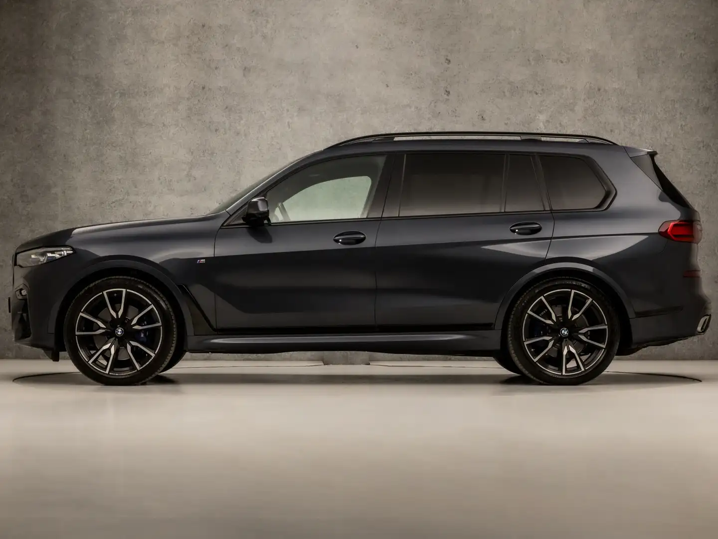 BMW X7 xDrive40i M Sport High Executive 7 Persoons 340Pk Grijs - 2