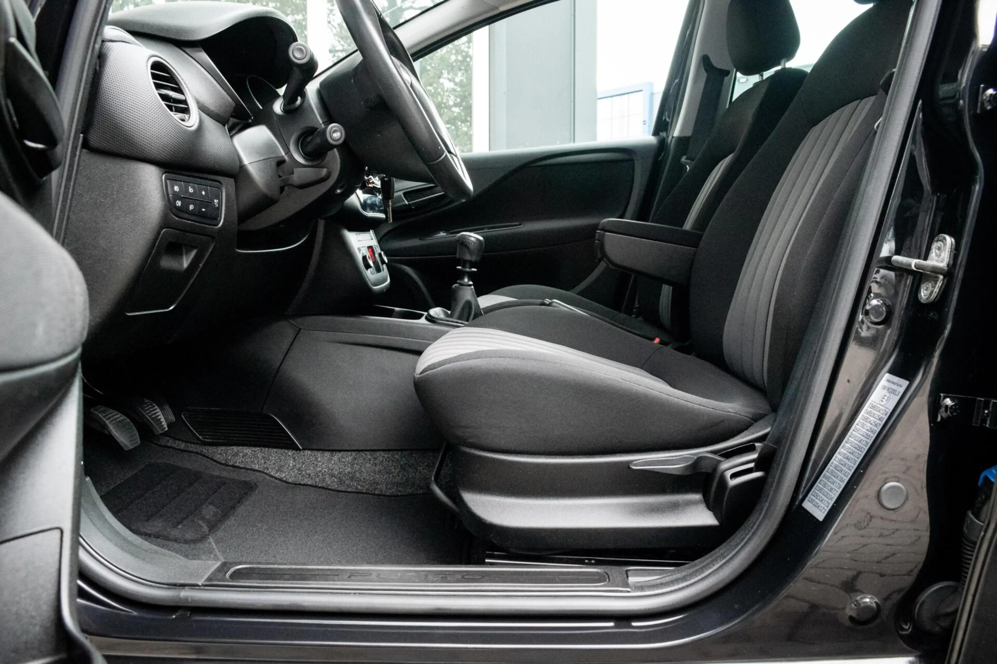 Fiat Punto Evo 0.9 TwinAir Sempre |TREKHAAK|PDC|CLIMATE|CRUISE|DA — photo 5