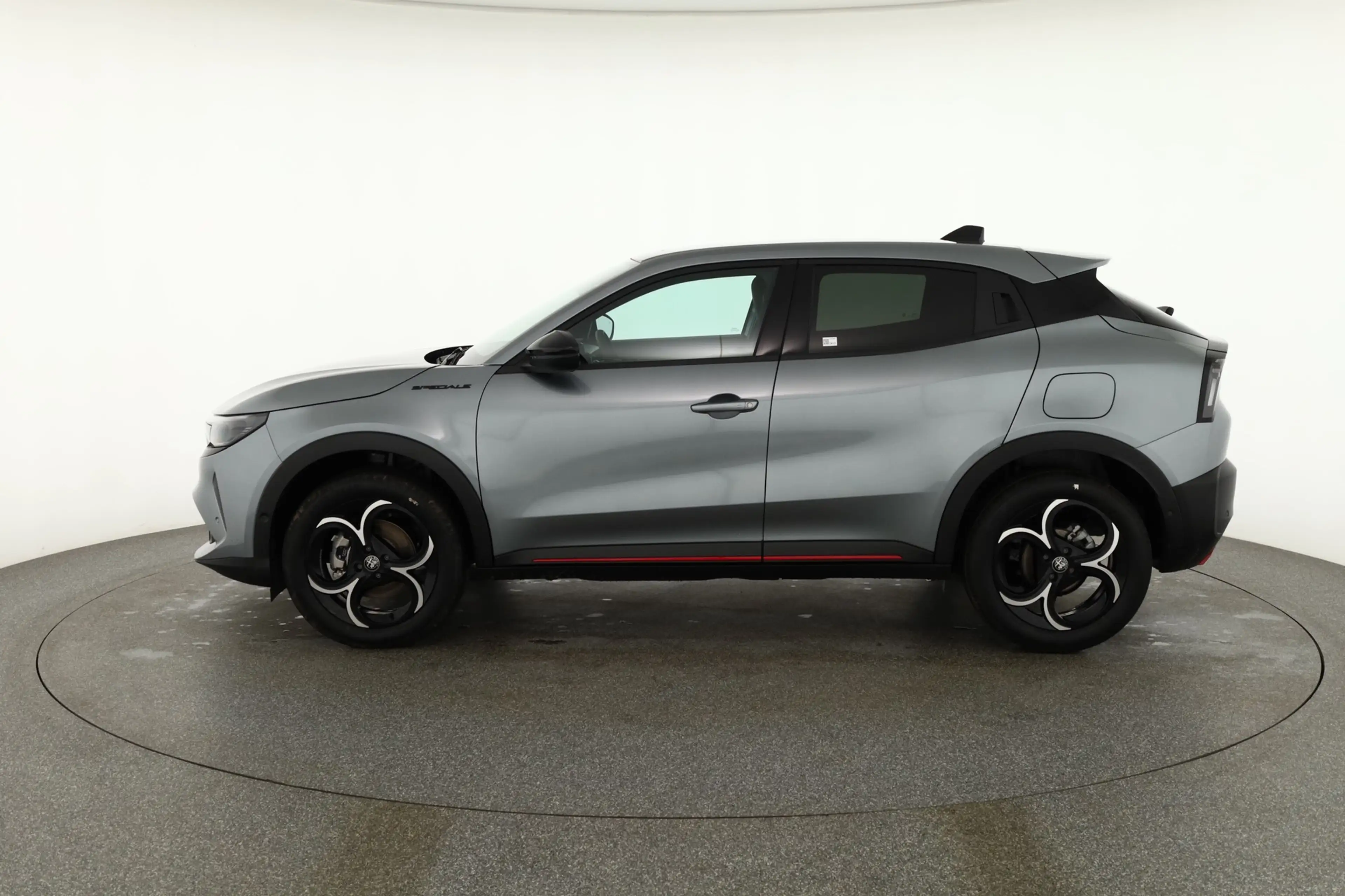 Alfa Romeo Junior Ibrida Speciale 1.2 VGT LED ACC Navi — photo 2
