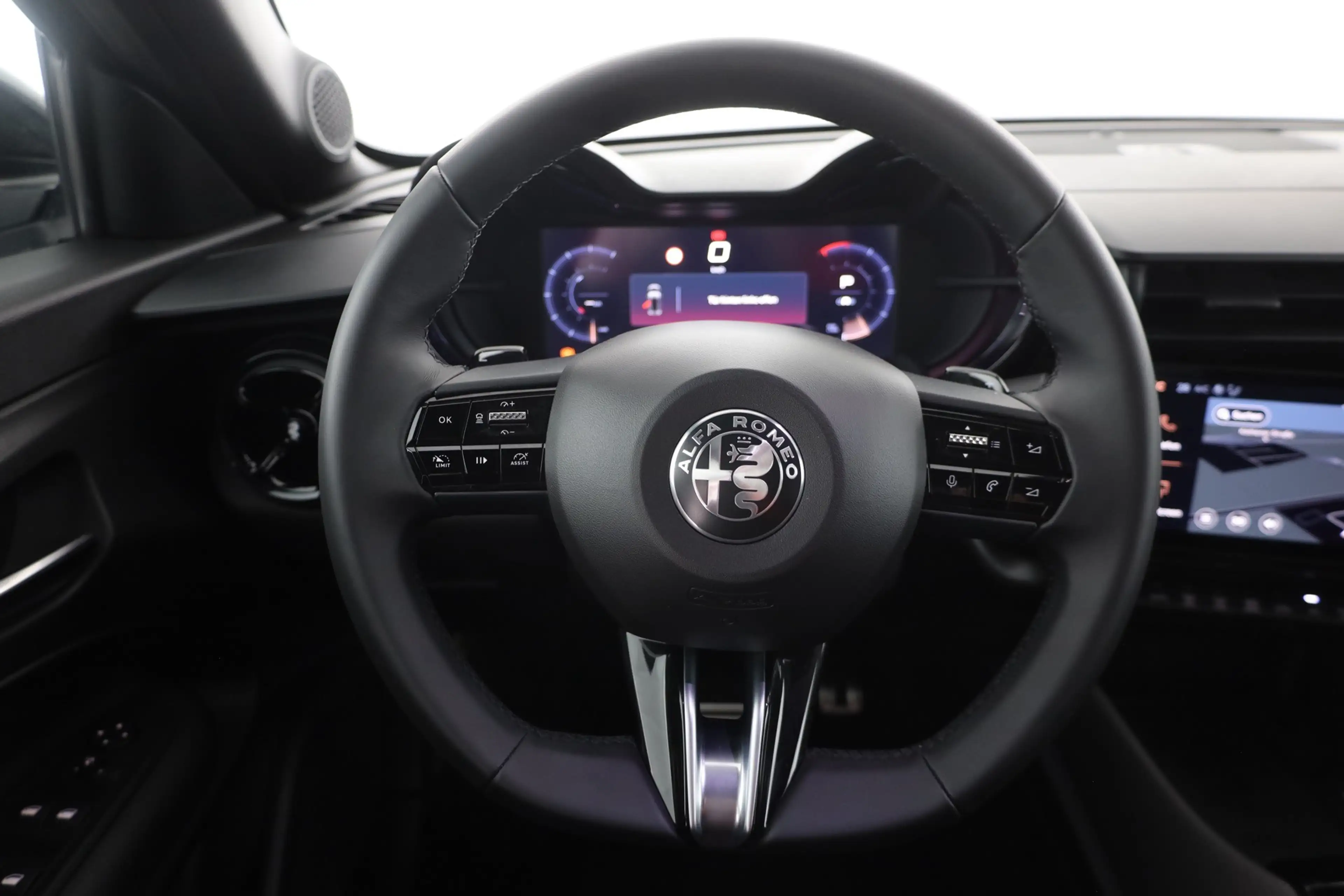 Alfa Romeo Junior Ibrida Speciale 1.2 VGT LED ACC Navi — photo 13