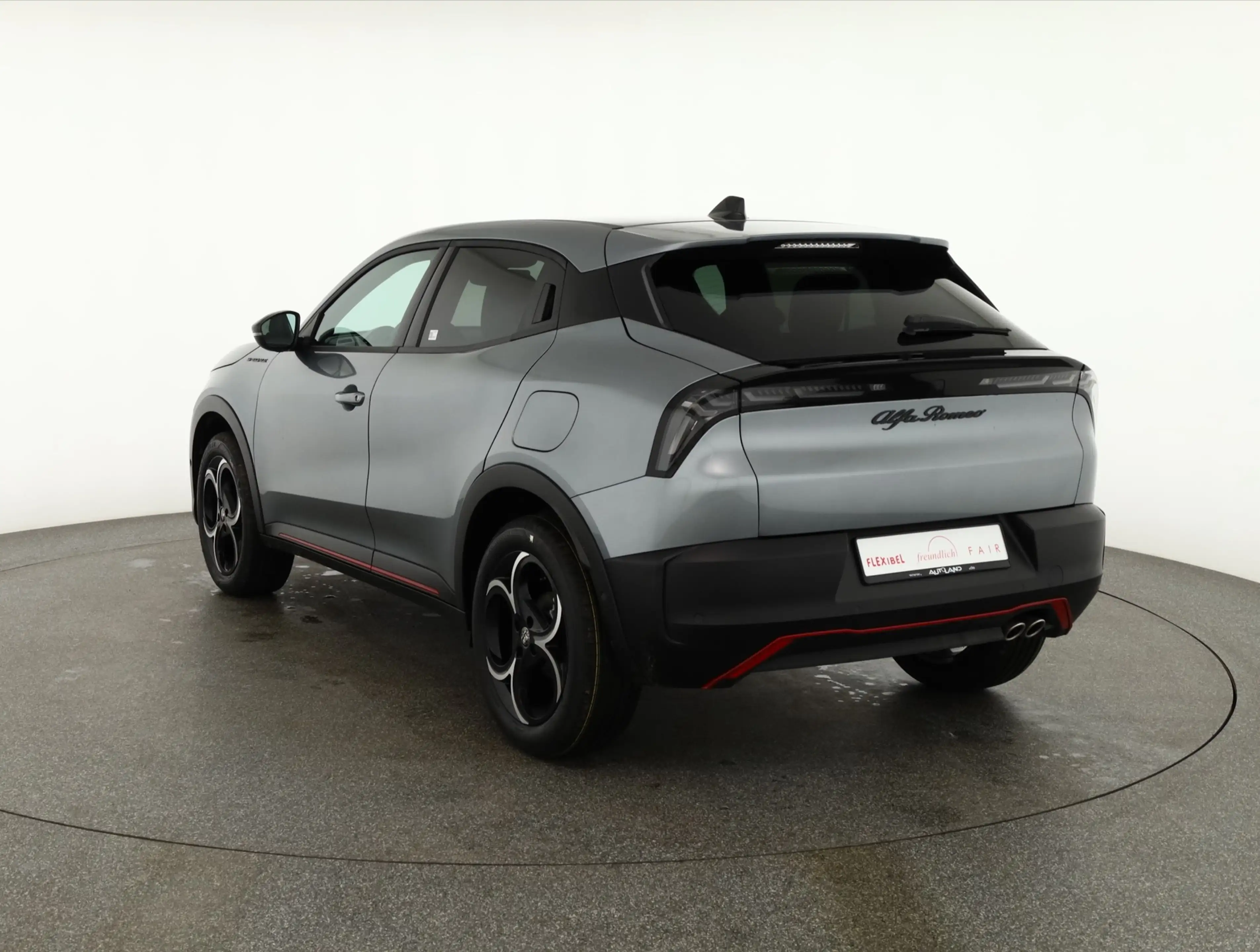 Alfa Romeo Junior Ibrida Speciale 1.2 VGT LED ACC Navi — photo 3