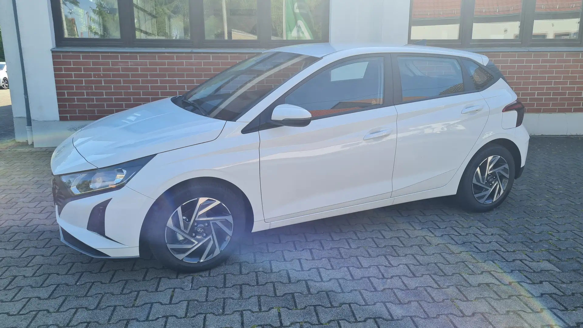 Hyundai i20 1.2i Comfort NAVI/RFK/PDC/ALU Blanc - 2