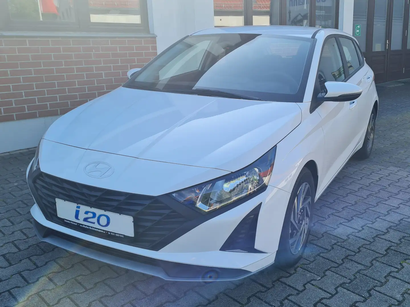 Hyundai i20 1.2i Comfort NAVI/RFK/PDC/ALU Blanc - 1