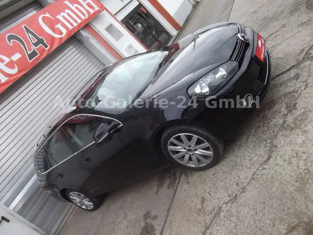 Volkswagen Golf view 4
