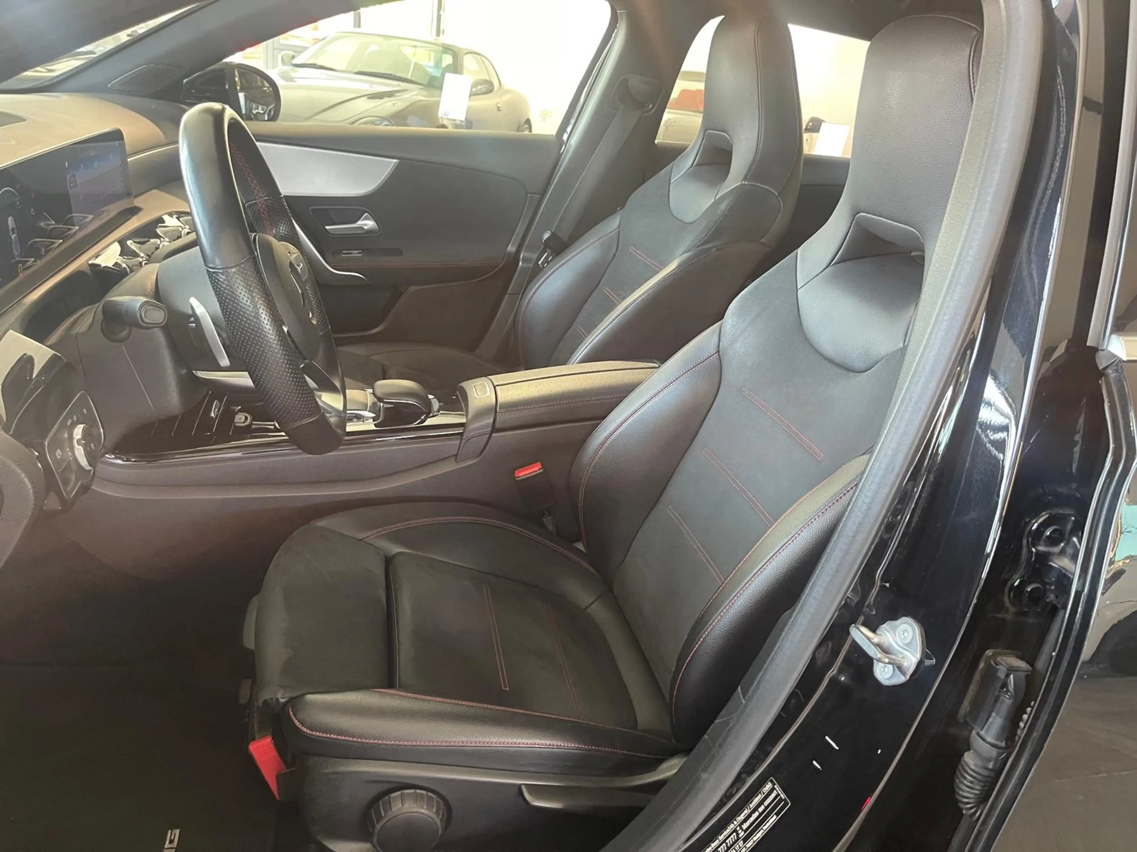 Mercedes-Benz A 200 PACK AMG*BOITE AUTO*LED*CAMERA*GPS*EURO6d-TEMP        6d-TEMP — photo 10