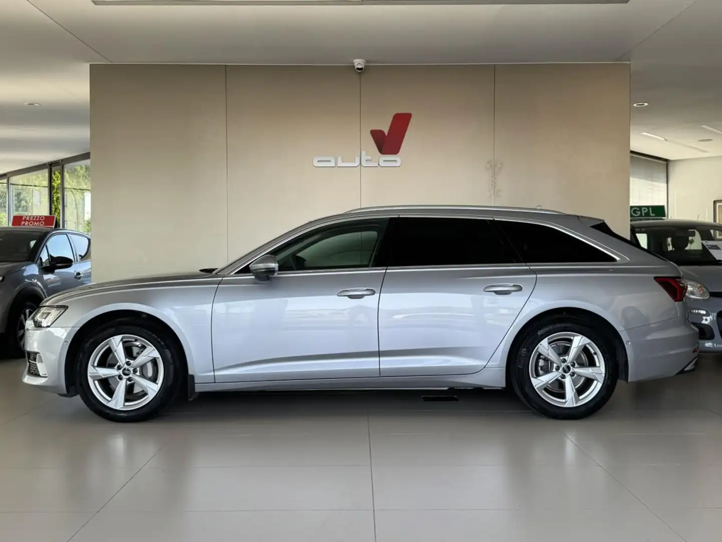Audi A6 Avant 40 2.0 TDI STr. Business Adv.+gancio-virtual Argento - 1