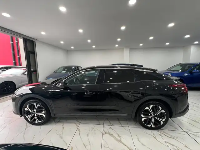 Citroen C5 X view 3