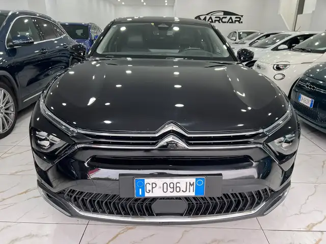 Citroen C5 X view 2