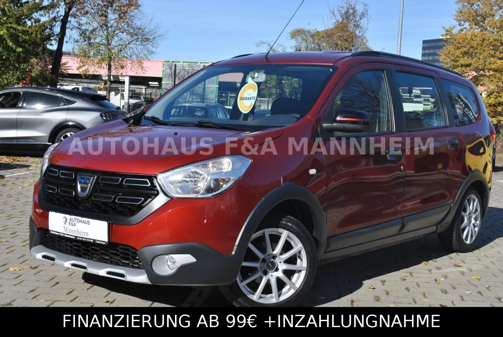 Dacia Lodgy SCe 100 Stepway Navi Ahk R.Kamera PDC ECO Rot - 1