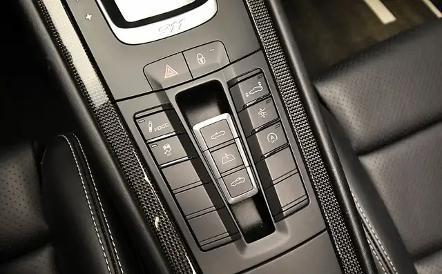 Porsche 991 view 13