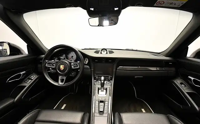 Porsche 991 view 10