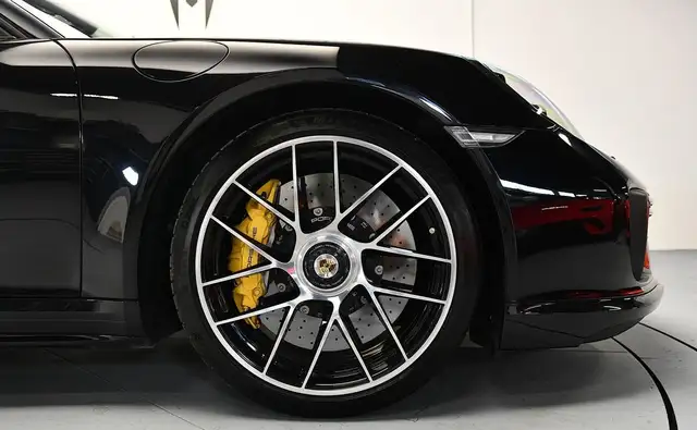 Porsche 991 view 8