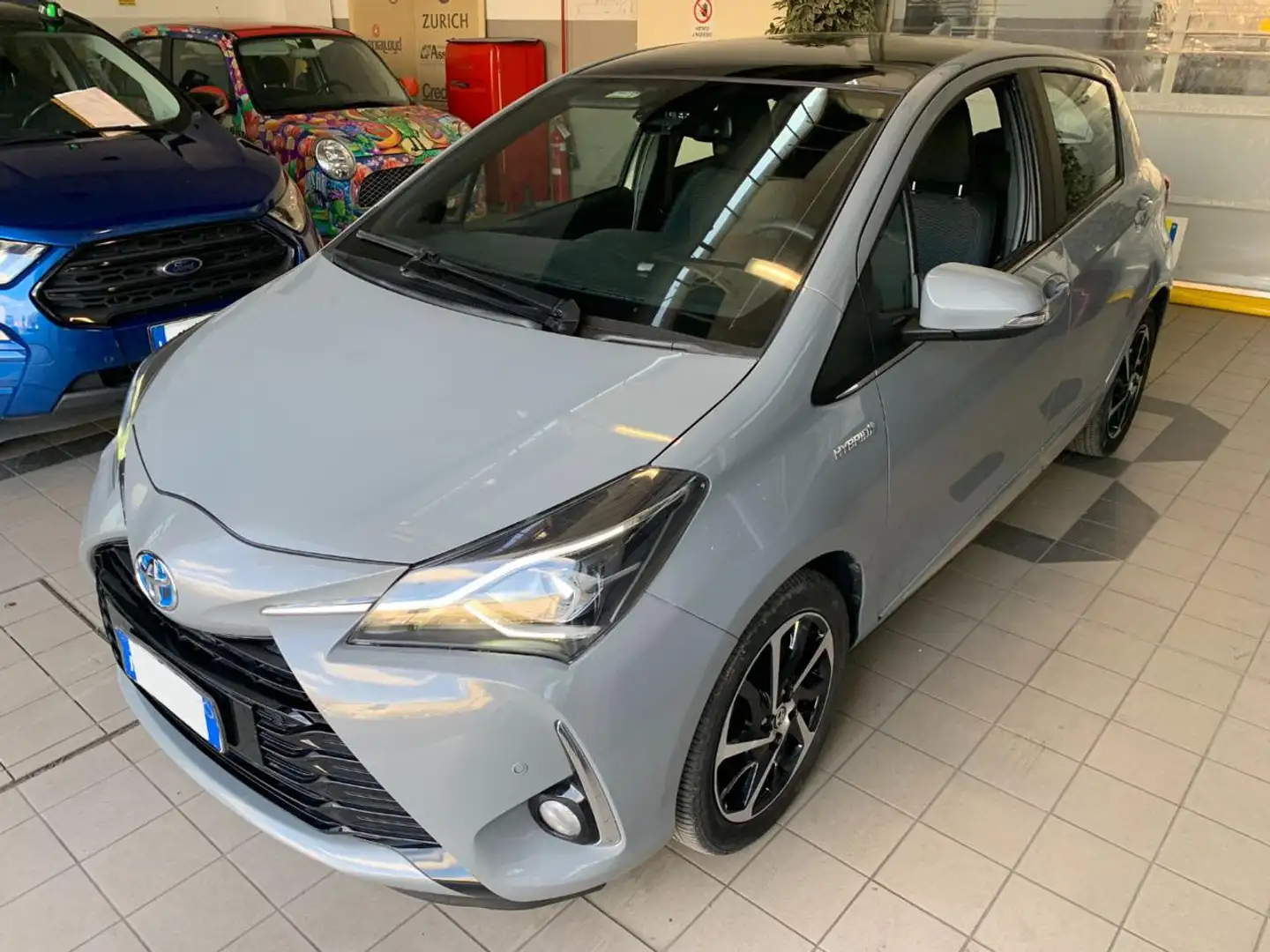 Toyota Yaris 1.5 Hybrid 5Pte Style "Unip/Full" Grigio - 1