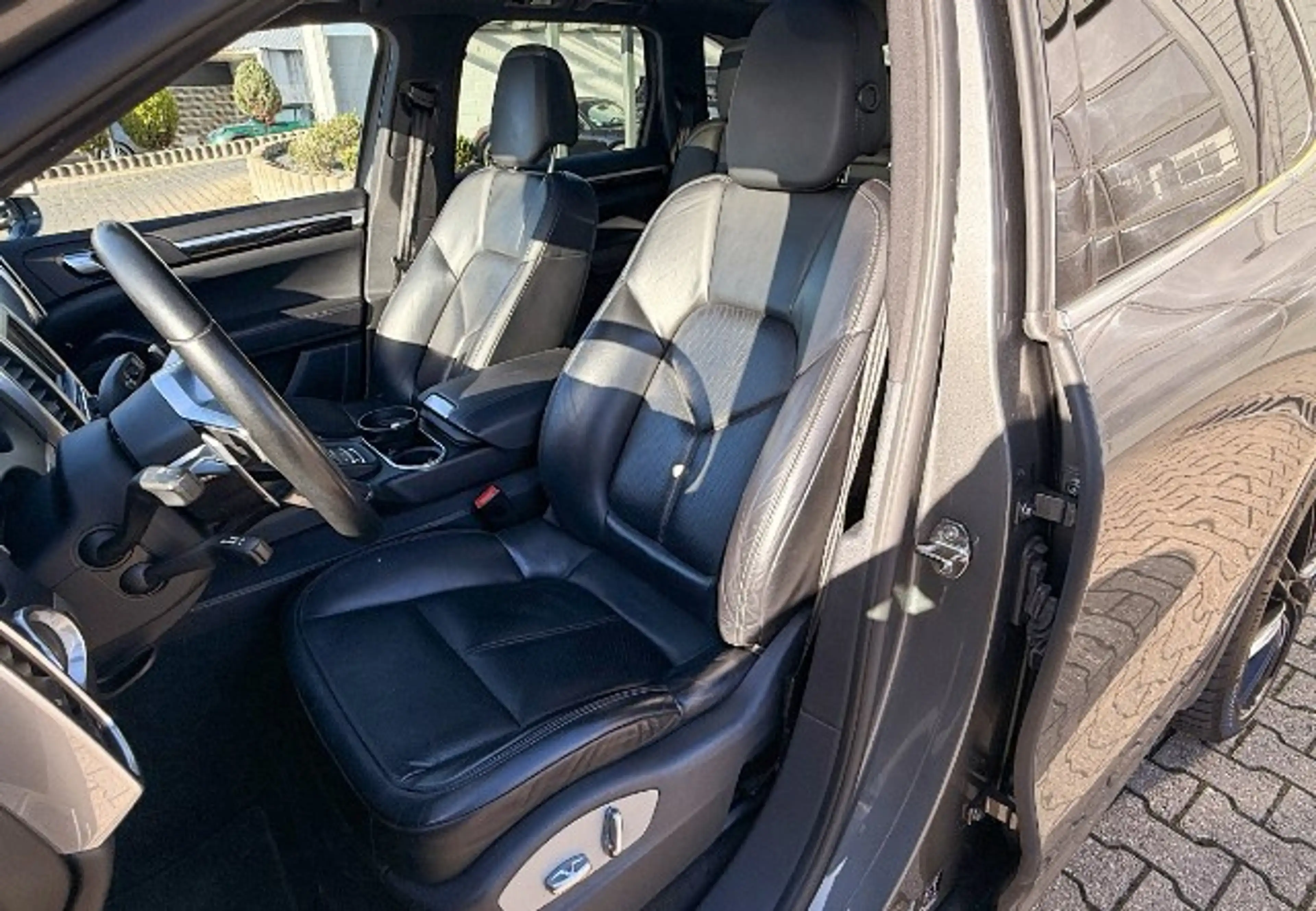 Porsche Cayenne Pano SHZ Navi CarPlay Scheckheft 21 Zoll — photo 12