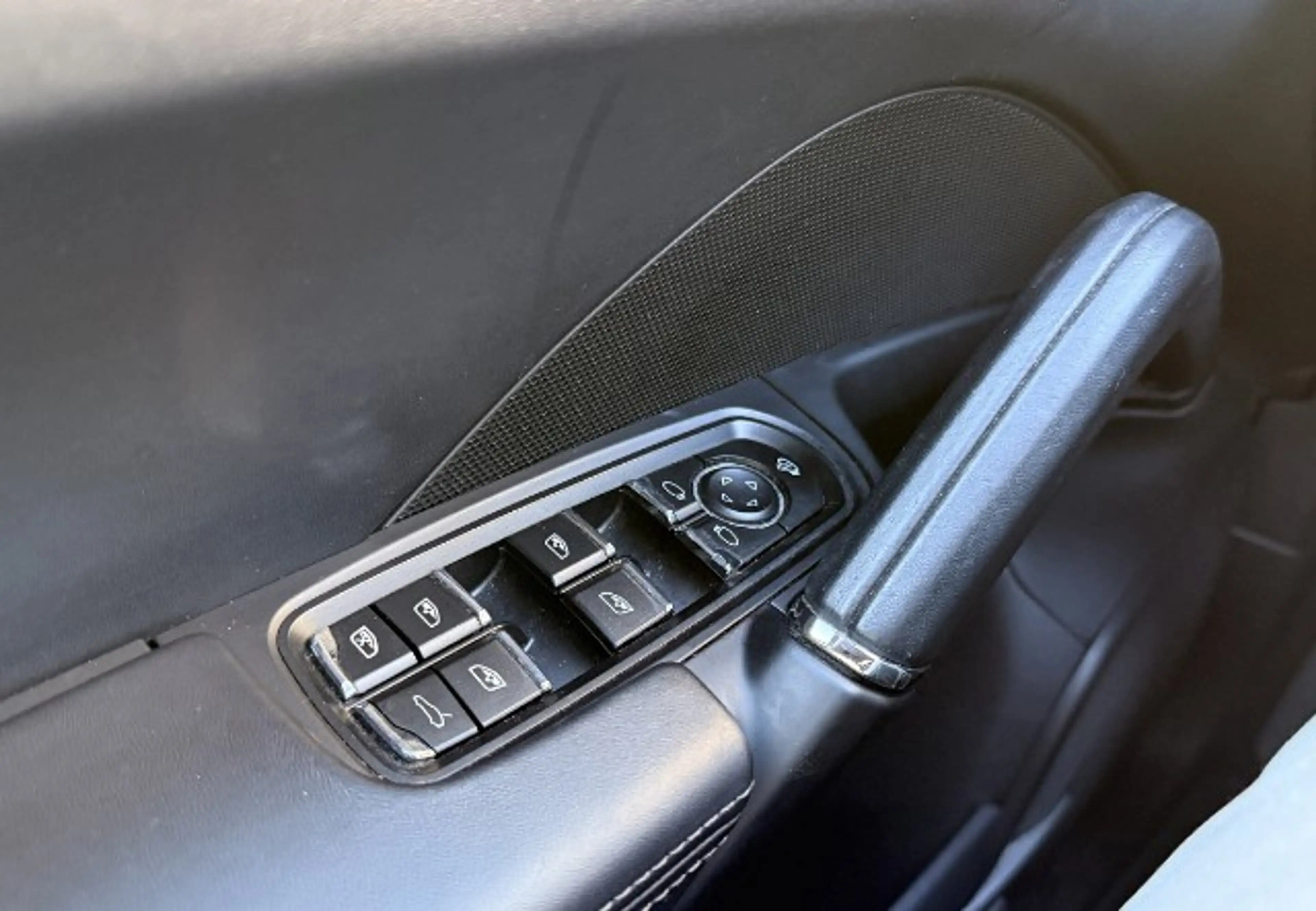 Porsche Cayenne Pano SHZ Navi CarPlay Scheckheft 21 Zoll — photo 10