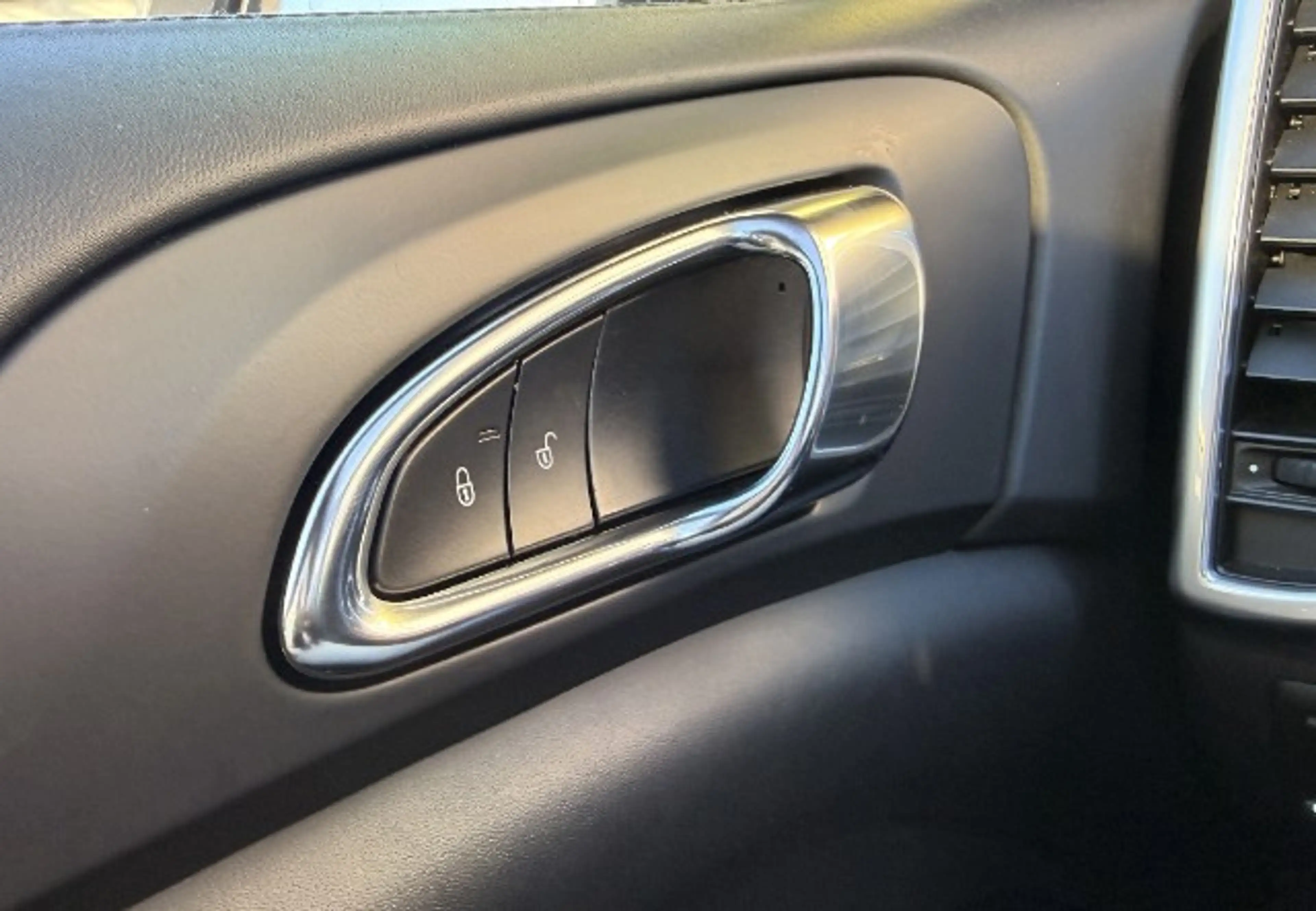 Porsche Cayenne Pano SHZ Navi CarPlay Scheckheft 21 Zoll — photo 11