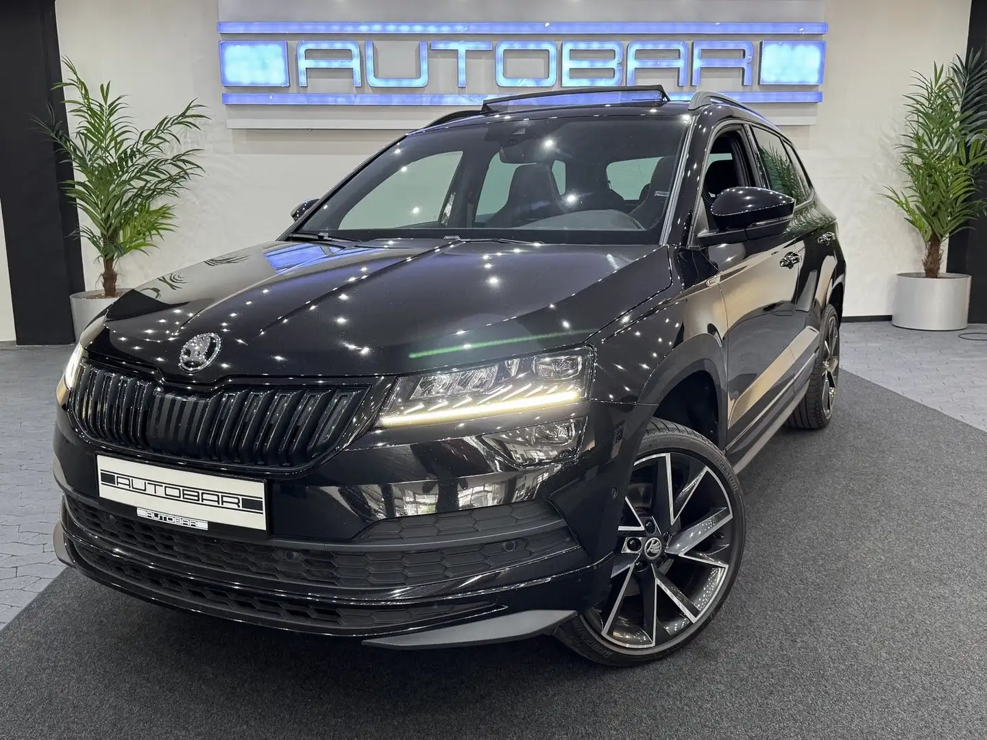 Skoda Karoq Sportline PANO*AUTOMATIK*LED*SPORTLINE*1.H Noir - 1