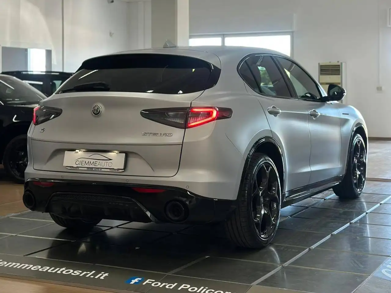 Alfa Romeo Stelvio 2023