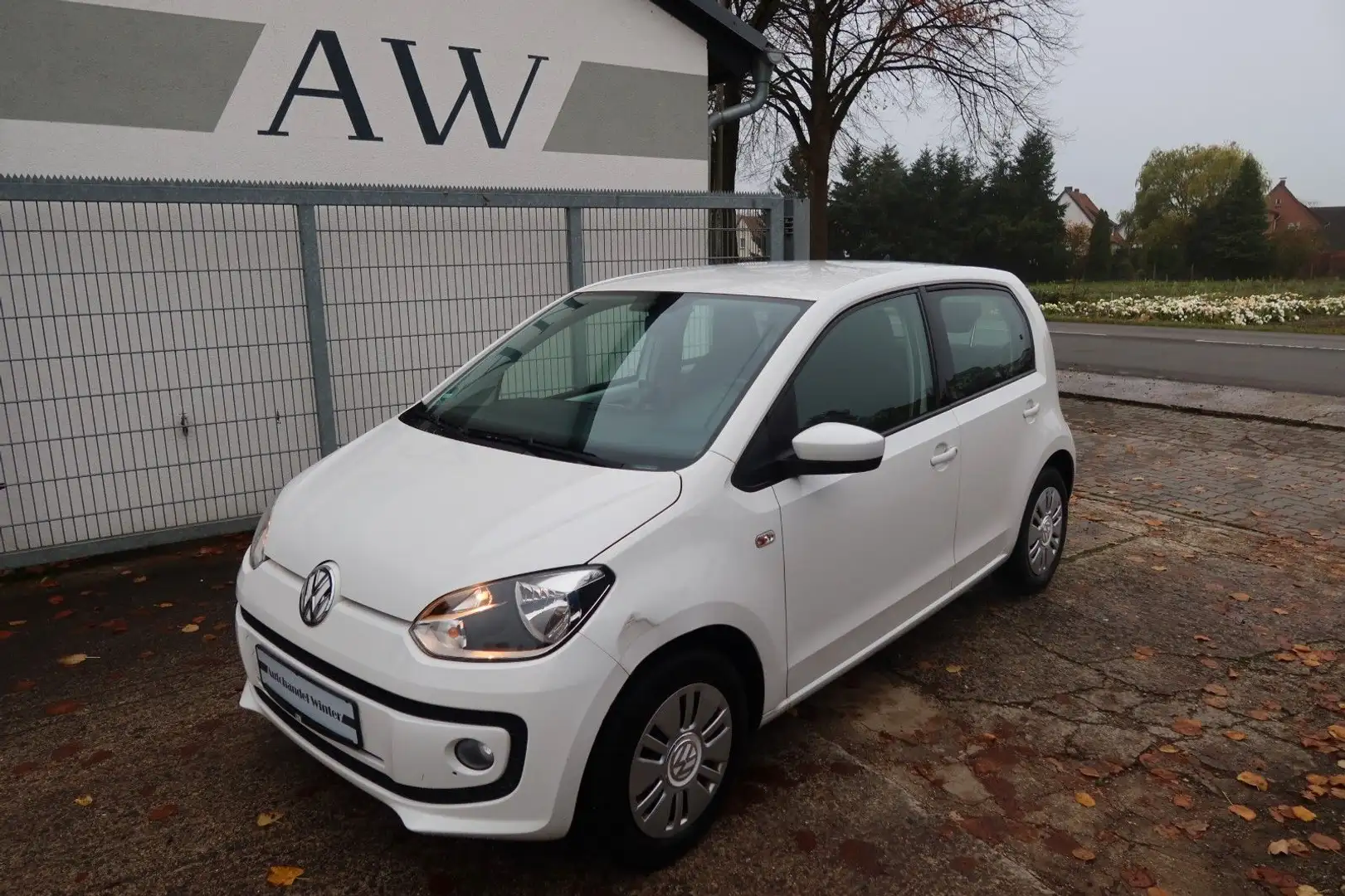 Volkswagen up! move up! BMT eco|CNG|1.Hand|NAV|Sitzheizung| Weiß - 1