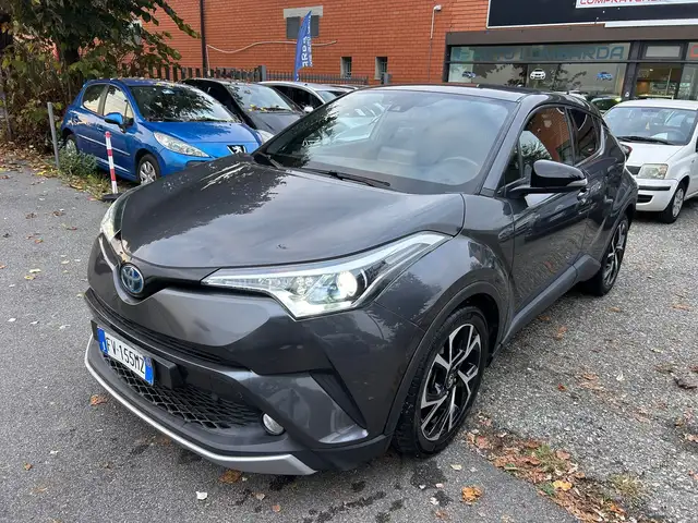 Toyota C-HR C-HR I 2016 1.8h Lounge 2wd e-cvt my18