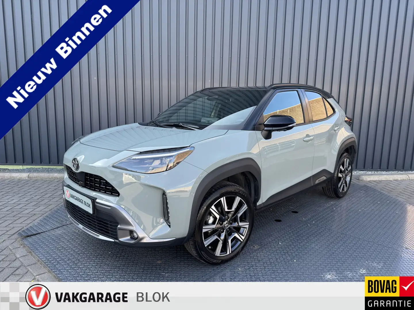 Toyota Yaris Cross 1.5 Hybrid 130 Launch Edition | Pano dak | JBL | 3 Groen - 1