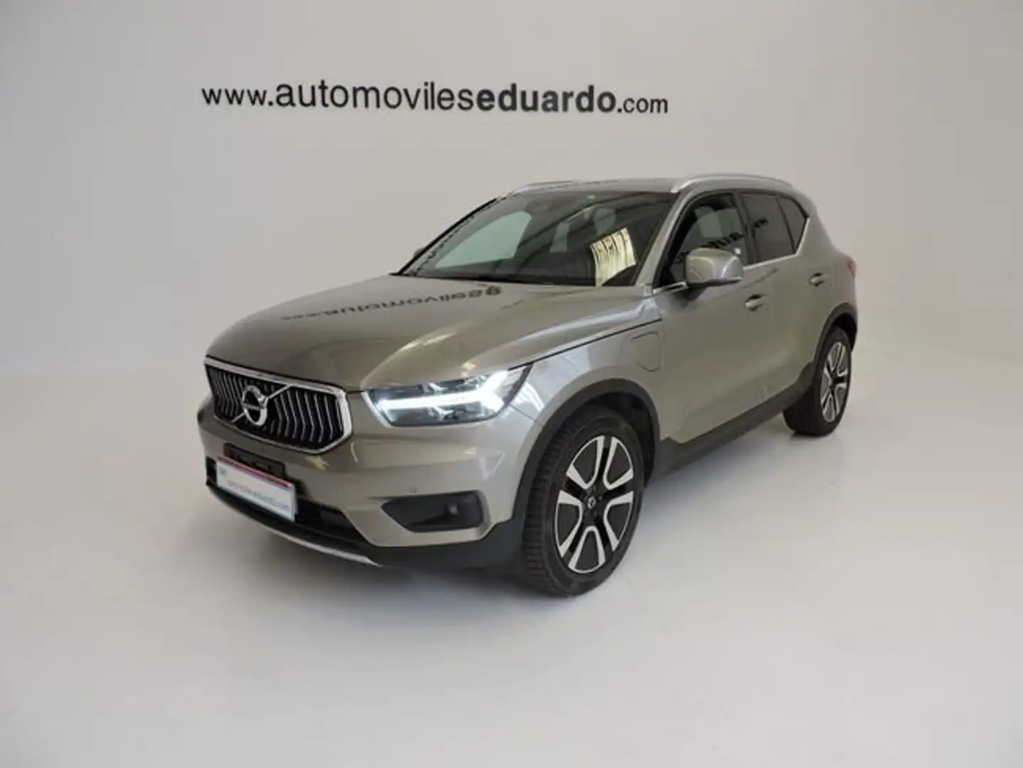 Volvo XC40 T4 Recharge Inscription Expression Aut. Plateado - 1