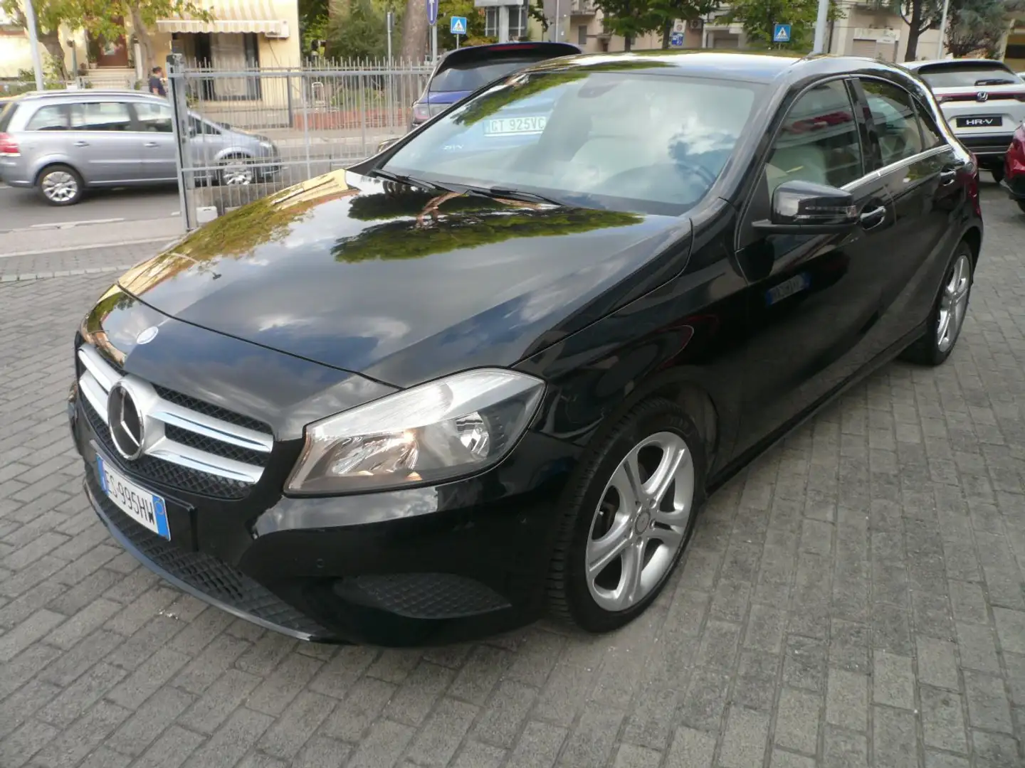 Mercedes-Benz A 180 Classe A 1.5  cdi 109 CV Neopatentati Noir - 1
